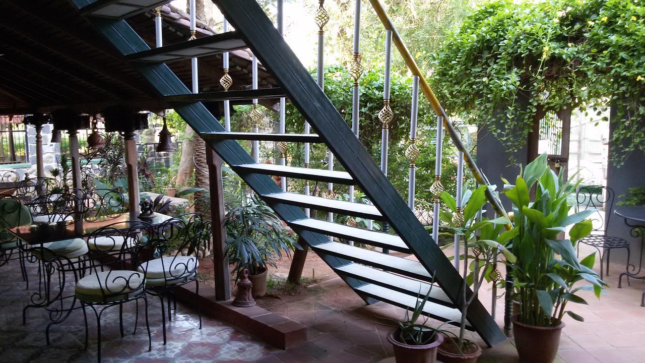 Green'S Guest House Auroville Exterior photo