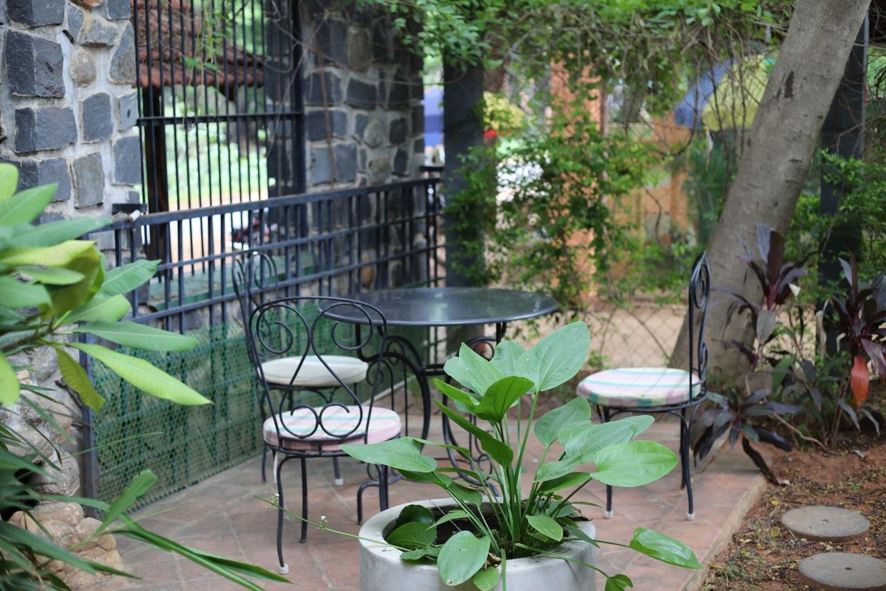 Green'S Guest House Auroville Exterior photo